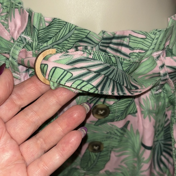 NWT Jessica Simpson tropical print dressy vacation shorts. Sz large. - Picture 4 of 13